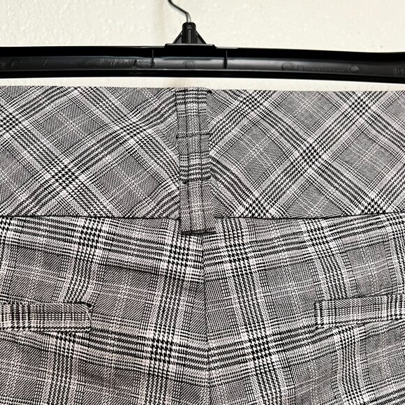 Maurices NWOT Checkered Knee Length Shorts Size 7/8 - Picture 7 of 13
